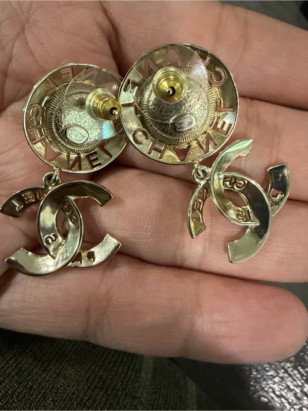 🔥SOLD🔥Chanel pink and gold earrings - Picture 3 of 5